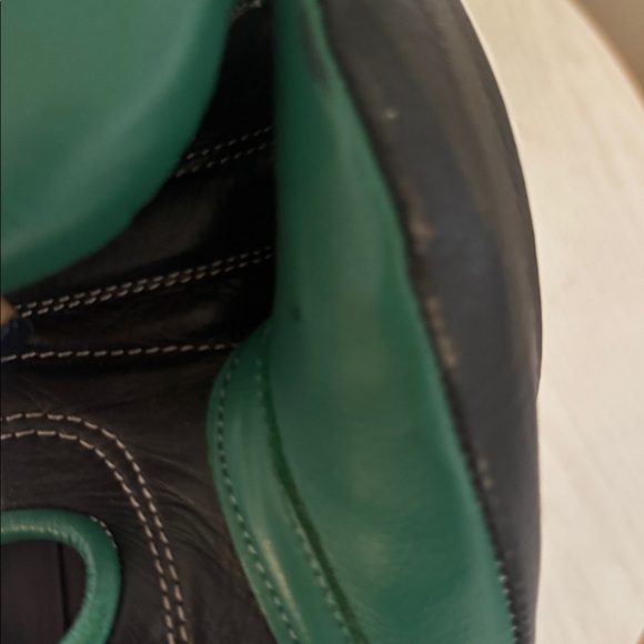 Sabas Fight Gear ProSeries Laced boxing gloves Green,  white, and black. 16oz - Picture 6 of 7